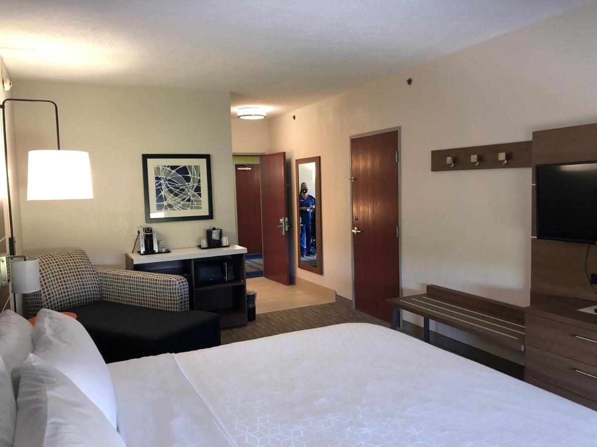 Holiday Inn Express Hotel & Suites Franklin By Ihg Екстериор снимка