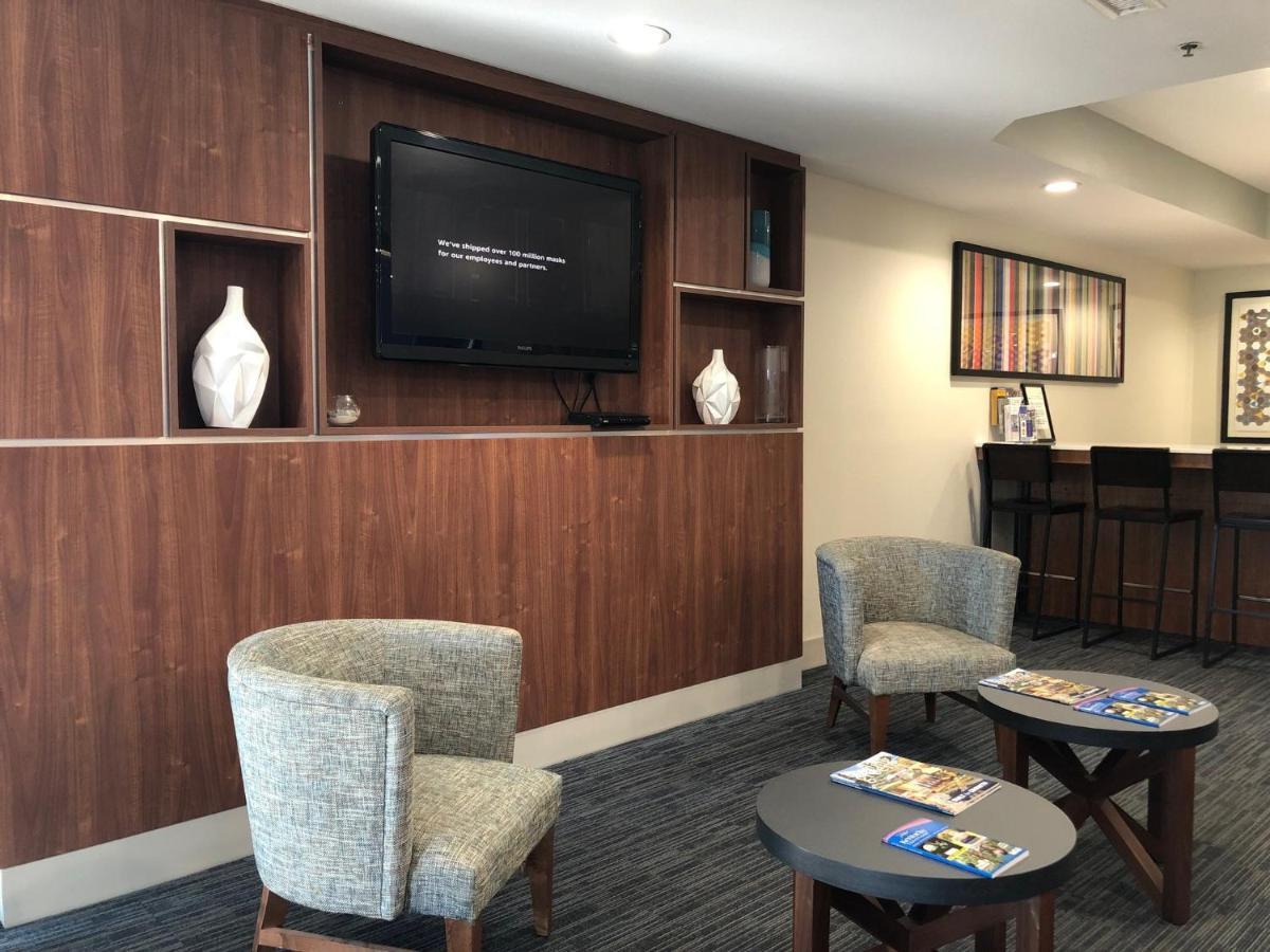 Holiday Inn Express Hotel & Suites Franklin By Ihg Екстериор снимка