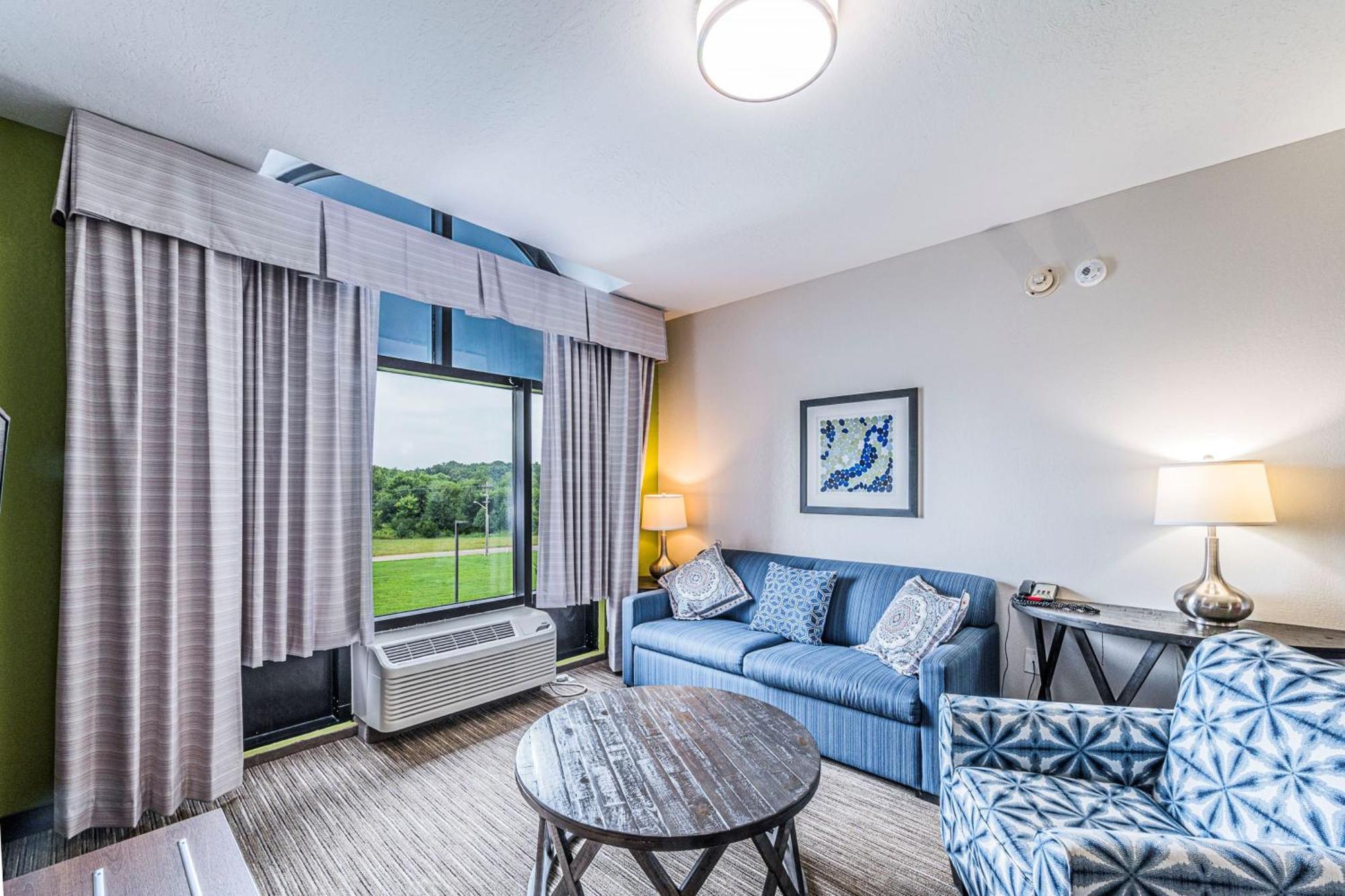 Holiday Inn Express Hotel & Suites Franklin By Ihg Екстериор снимка