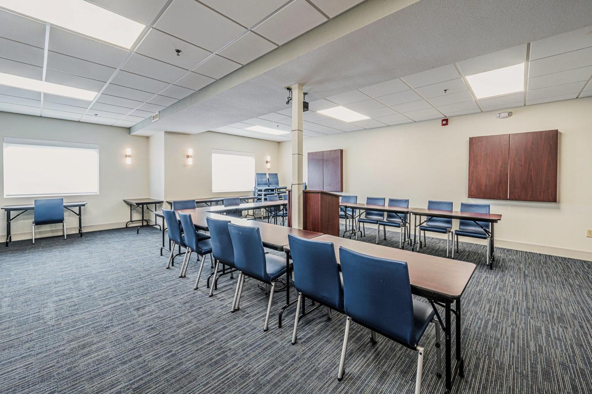 Holiday Inn Express Hotel & Suites Franklin By Ihg Екстериор снимка