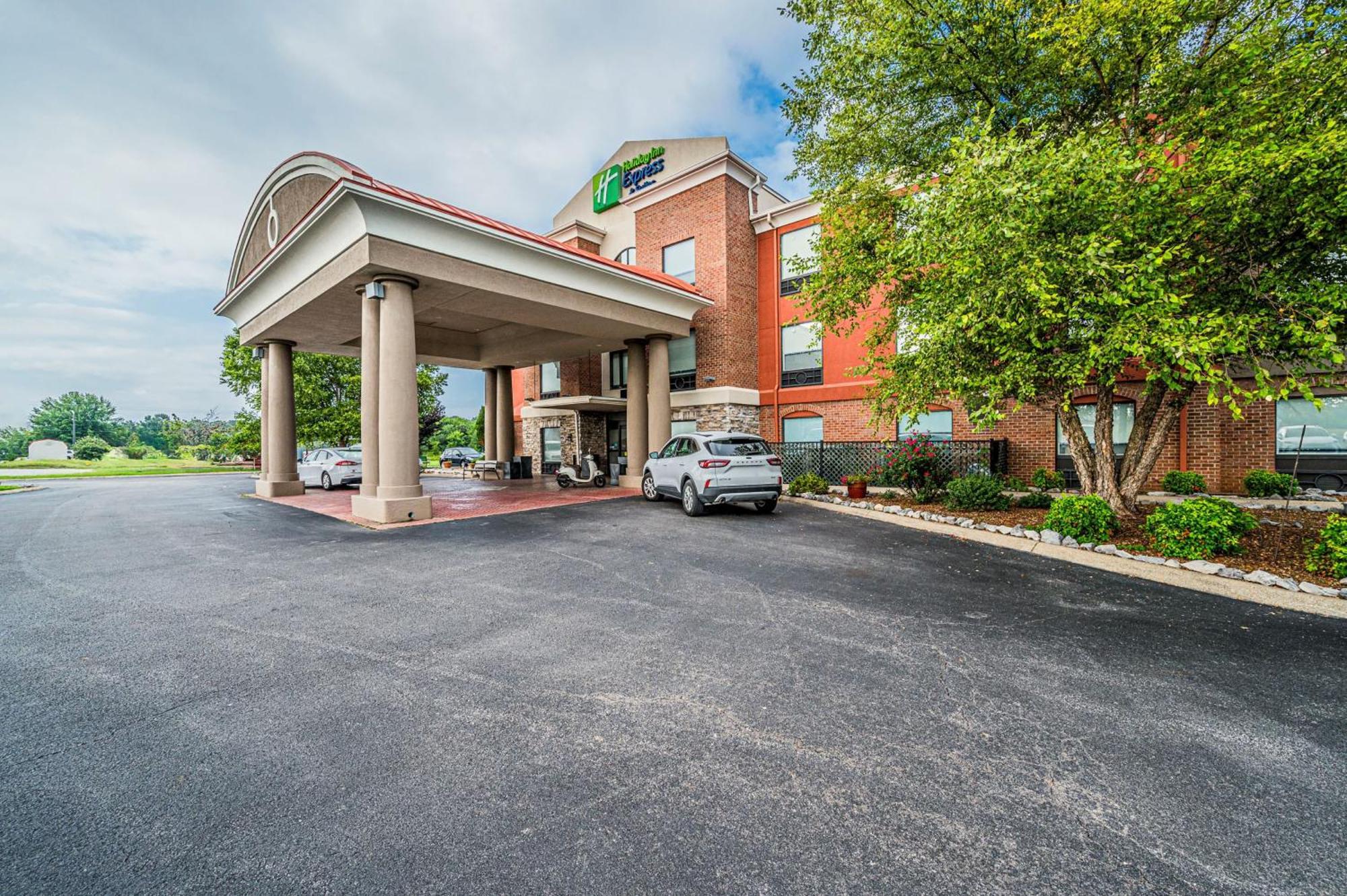 Holiday Inn Express Hotel & Suites Franklin By Ihg Екстериор снимка