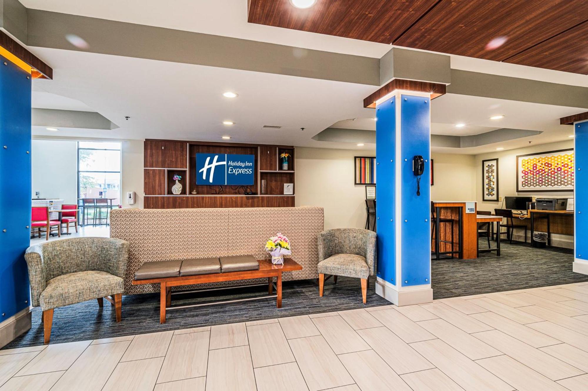 Holiday Inn Express Hotel & Suites Franklin By Ihg Екстериор снимка